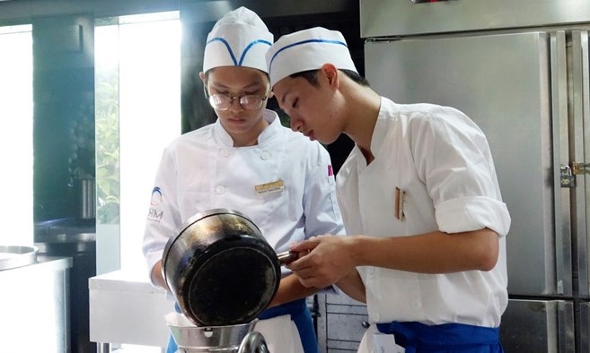 Nam 9X học đầu bếp: 'Đừng phân biệt nấu ăn là nghề của con gái'